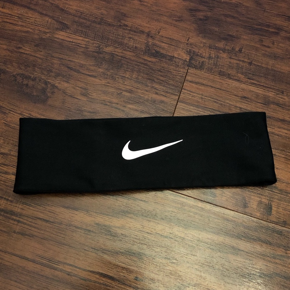 Nike black headband